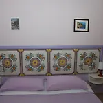 ベッド・アンド・ブレックファスト Le Ginestre Di Capri Bb & House 4*