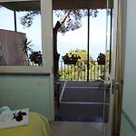 ベッド・アンド・ブレックファスト Le Ginestre Di Capri Bb & House アナカプリ