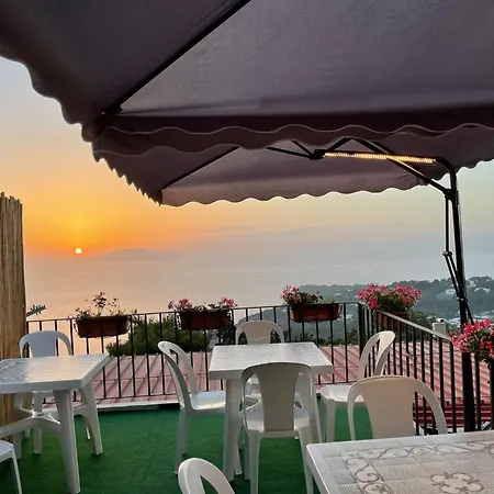 فندق مبيت وإفطار Le Ginestre Di Capri Bb & House