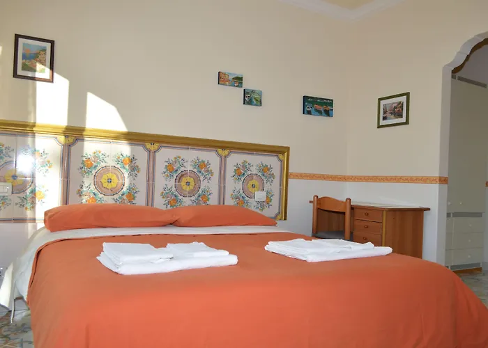 Le Ginestre Di Capri Bb & House فندق مبيت وإفطار 3*