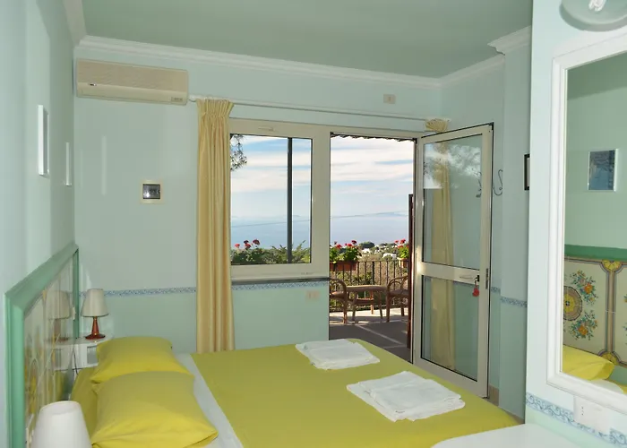 Le Ginestre Di Capri Bb & House 3* أناكابْري