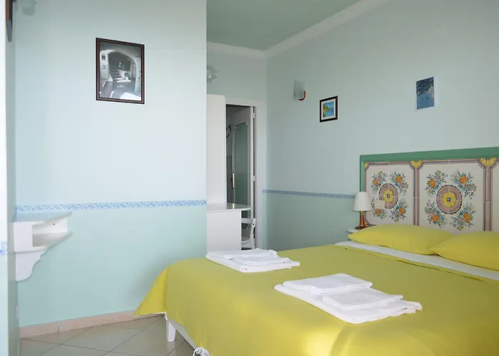 Le Ginestre Di Capri Bb & House فندق مبيت وإفطار 3*