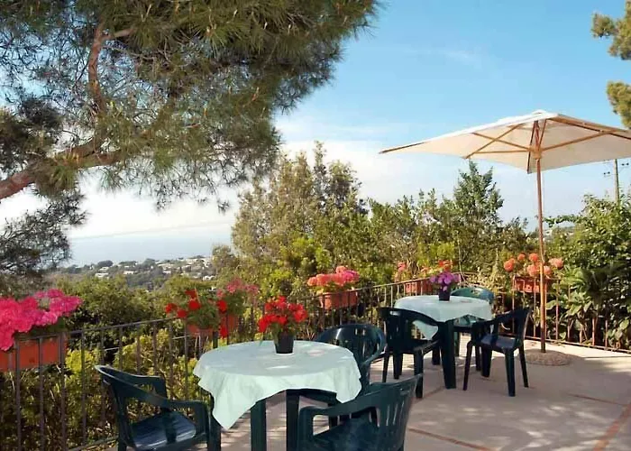 فندق مبيت وإفطار Le Ginestre Di Capri Bb & House أناكابْري