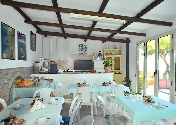 فندق مبيت وإفطار Le Ginestre Di Capri Bb & House