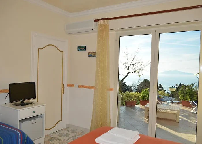 فندق مبيت وإفطار Le Ginestre Di Capri Bb & House 3*