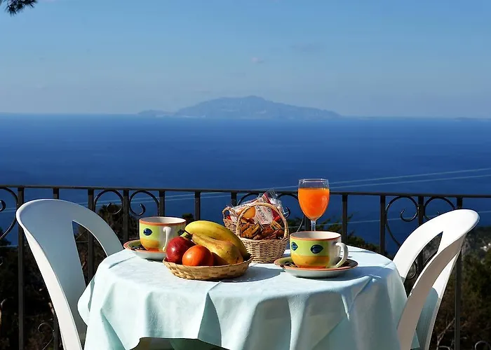 فندق مبيت وإفطار Le Ginestre Di Capri Bb & House