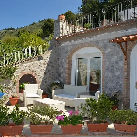 ベッド・アンド・ブレックファスト Le Ginestre Di Capri Bb & House アナカプリ