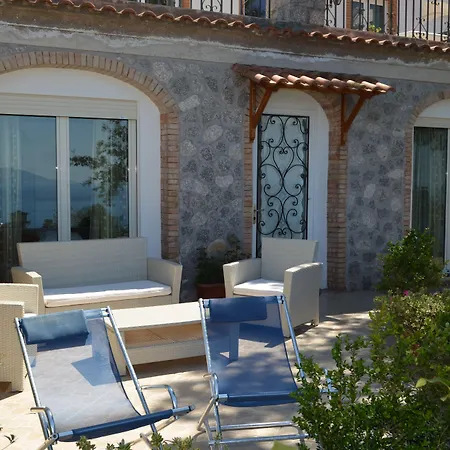 Le Ginestre Di Capri Bb & House Bed and Breakfast 3*