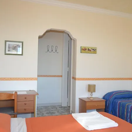 Le Ginestre Di Capri Bb & House 3*