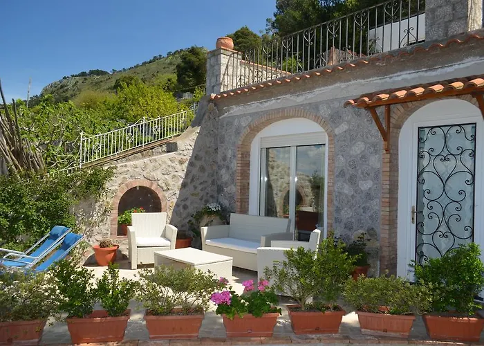 לינה וארוחת בוקר Le Ginestre Di Capri Bb & House אנה קאפרי